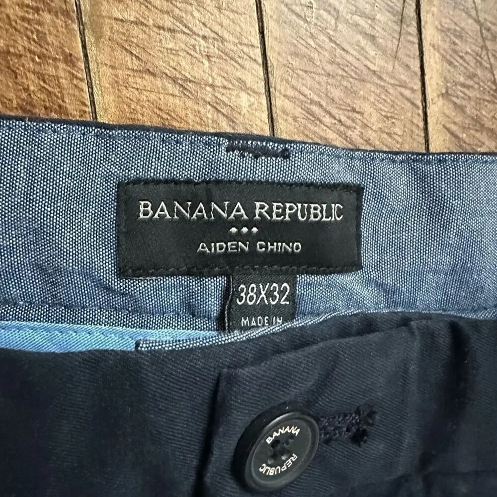 Banana Republic business casual Aiden flat front 38 navy chino pants